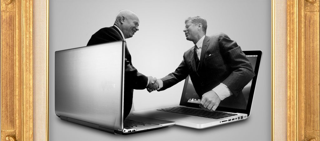 Chrustjov och Kenney skakar hand genom datorskärmar